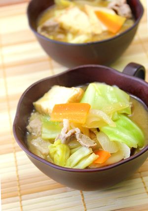 具沢山でおかず味噌汁(食べるスープ)-レシピのメイン写真