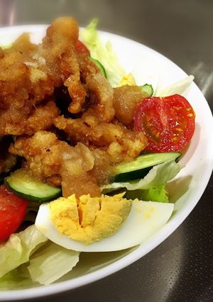 居酒屋メニュー！鶏の皮パリサラダ-レシピのメイン写真