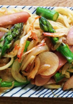 春野菜と桜海老簡単焼うどんアスパラ新玉葱-レシピのメイン写真