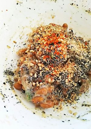 黒白ごまと七味の納豆-レシピのメイン写真