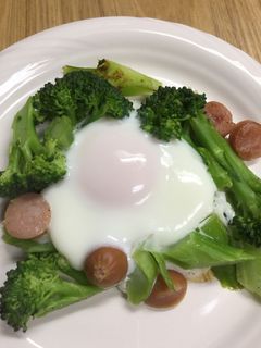 ブロッコリーの巣ごもり卵-レシピのメイン写真