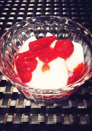 簡単！杏仁豆腐イチゴソース添え-レシピのメイン写真