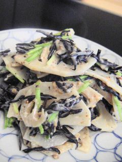 シャキシャキ蓮根とひじきの和風サラダ-レシピのメイン写真