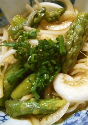 新玉ねぎと　アスパラの　わさび醤油サラダ-レシピのメイン写真