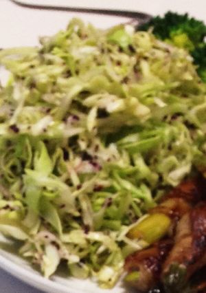 肉料理にさっぱり☆キャベツのゆかり和え-レシピのメイン写真