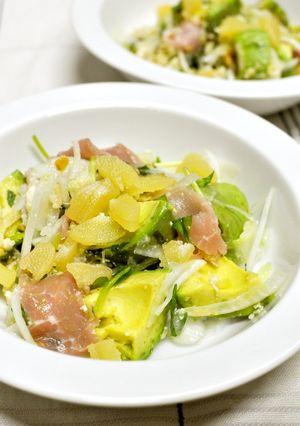 コラボ◎市販の野菜サラダ+アボカドとハム-レシピのメイン写真