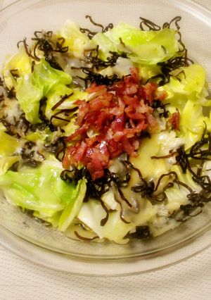 簡単！春キャベツとベーコンの塩昆布チーズ-レシピのメイン写真