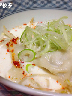 残った味噌汁で簡単*坦々スープ餃子*-レシピのメイン写真