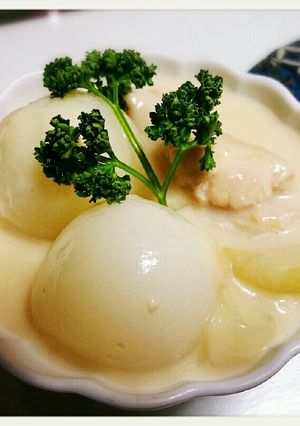 手間なし‼新玉ねぎと手羽元のクリーム煮-レシピのメイン写真