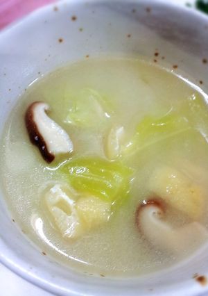 キャベツと油揚げの味噌汁-レシピのメイン写真
