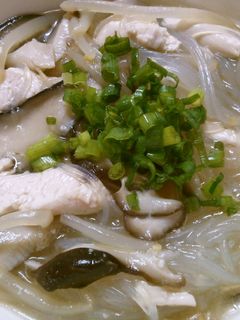もやしと 鶏肉 春雨の アジア風煮込み!-レシピのメイン写真