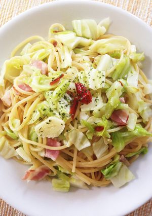 春キャベツとベーコンのペペロンチーノ-レシピのメイン写真