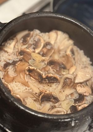 簡単！きのこのバター醤油土鍋ごはん-レシピのメイン写真