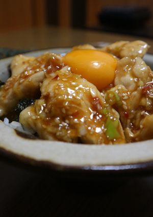 鶏胸肉のユッケ風丼-レシピのメイン写真