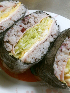 ハムとチーズのサラダおにぎらず-レシピのメイン写真