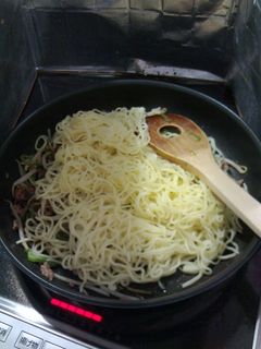 超ズボラに焼きそば麺をほぐす!-レシピのメイン写真