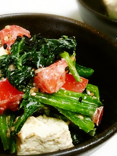 無塩料理☆ほうれん草トマト豆腐の胡麻和え-レシピのメイン写真