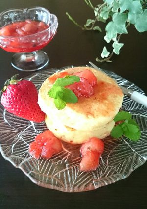 パンケーキに☆苺のさっぱり林檎酢ソース★-レシピのメイン写真