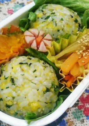 お弁当に♪簡単♪菜の花色のおにぎり♪-レシピのメイン写真