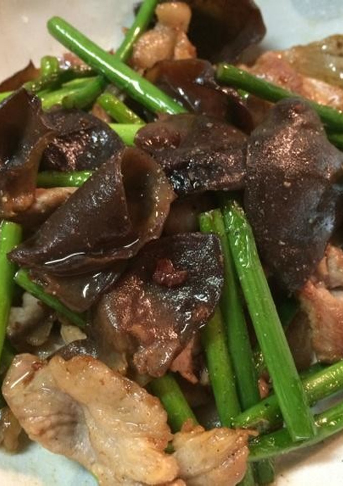 きくらげとにんにくの芽と豚肉炒め-レシピのメイン写真