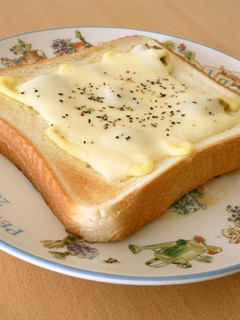ぴりっとW☆マヨチーズトースト-レシピのメイン写真