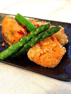 カレー粉で簡単♩鮭とアスパラの揚げ焼き-レシピのメイン写真