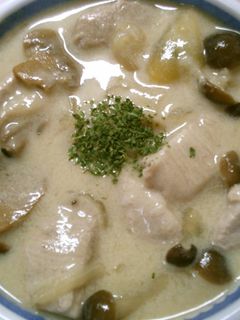 簡単！　豚肉と　しめじの　クリーム煮♡-レシピのメイン写真