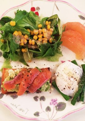 オシャレなアボカドサーモン朝食♪-レシピのメイン写真