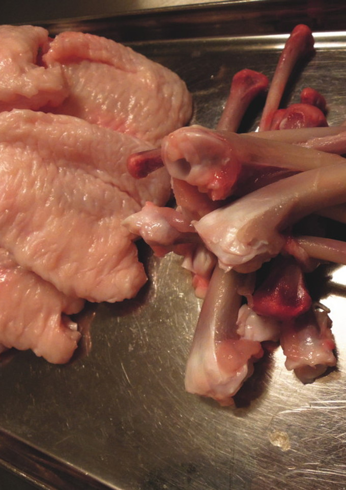 鶏手羽の骨を簡単に抜く方法-レシピのメイン写真