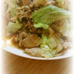 รูปของ 超簡単！豚肉とキャベツのオイスター炒め♪