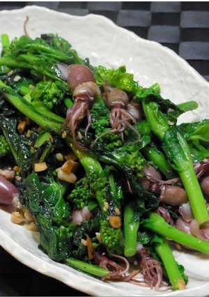 簡単!ホタルイカと菜の花のにんにく炒め-レシピのメイン写真