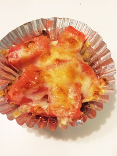 お弁当に彩り♪トマトのチーズ焼き-レシピのメイン写真