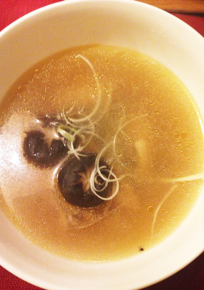 鶏と椎茸のスープ台湾風〜鶏肉和香菇的湯-レシピのメイン写真