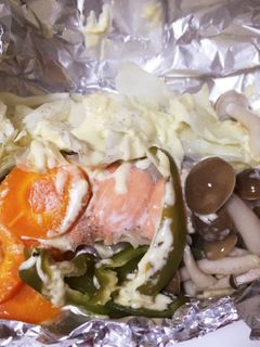 とっても簡単!野菜たっぷり鮭のホイル焼き-レシピのメイン写真