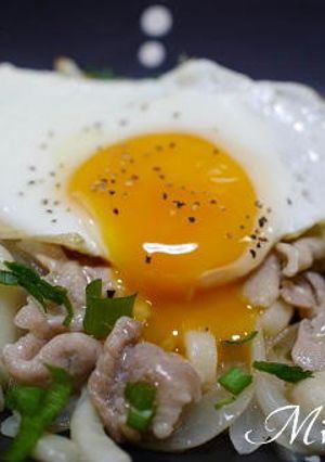 うどん焼き目玉焼き乗っけ-レシピのメイン写真