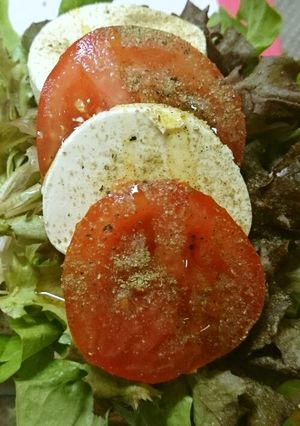 カプレーゼ風クロワッサンサンド。-レシピのメイン写真
