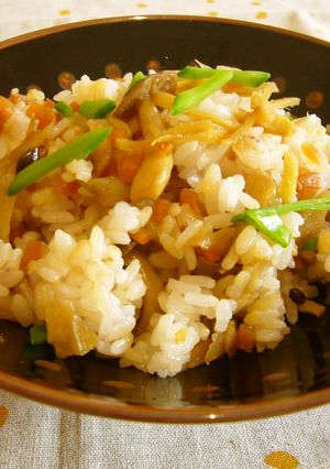 薬膳レシピ:生姜と牛蒡の雑穀まぜご飯-レシピのメイン写真