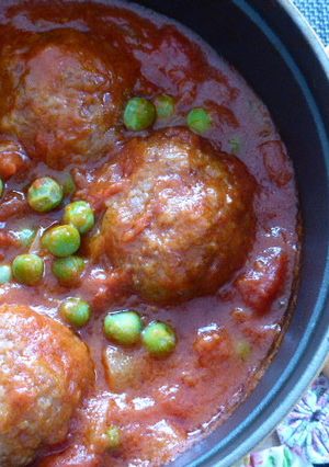 ストウブでグリンピースと肉団子トマト煮込-レシピのメイン写真