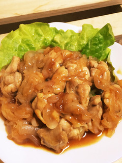 簡単新玉葱と鳥モモ炒め-レシピのメイン写真