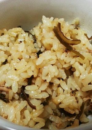 ツナと塩昆布の炊き込みご飯♪-レシピのメイン写真