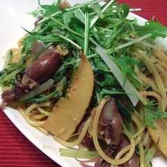 A picture of ホタルイカと筍・水菜の和風ペペロンチーノ.