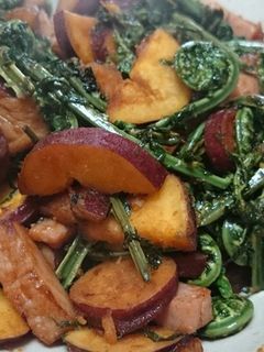 コゴミ、ベーコン、薩摩芋の油炒め(^^)-レシピのメイン写真