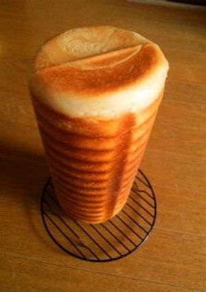 南のめぐみをトヨ型大で♪シンプルパン-レシピのメイン写真