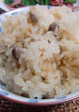 こどもの日、煎豆でごちそう豆ご飯♪-レシピのメイン写真