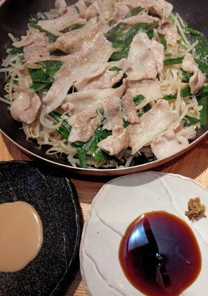 簡単♪豚バラとにら・もやしの蒸し焼き♡-レシピのメイン写真