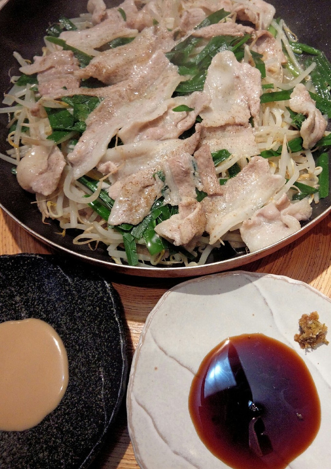 簡単♪豚バラとにら・もやしの蒸し焼き♡-レシピのメイン写真