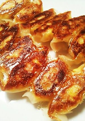 子供喜ぶカレー風味♡いり卵とツナの餃子-レシピのメイン写真