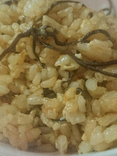 ゴマ卵の塩昆布焼き飯-レシピのメイン写真