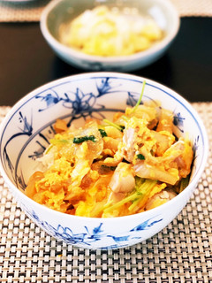 ★新玉ねぎと鶏モモ肉の簡単親子丼-レシピのメイン写真