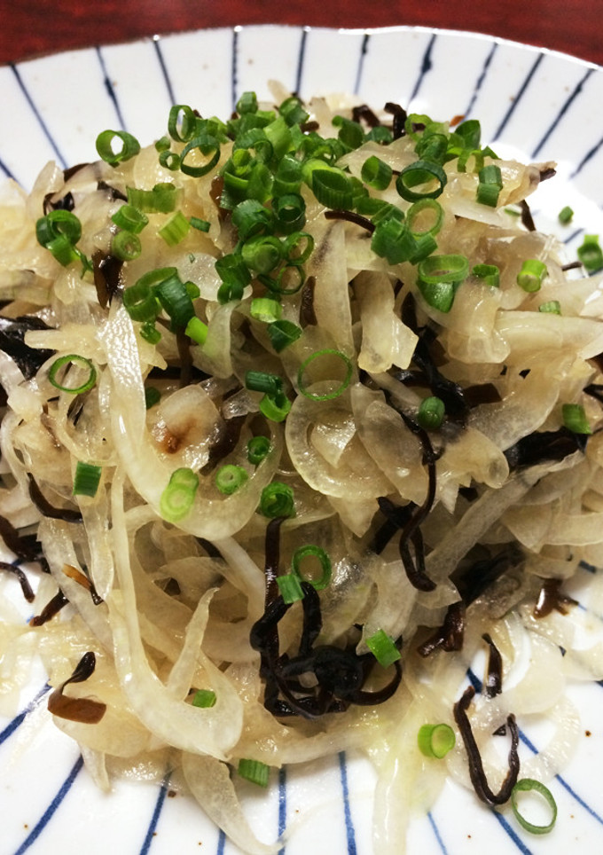 新玉ねぎと塩昆布の簡単サラダ-レシピのメイン写真